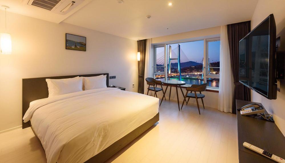 Yeosu Hotel Haven Екстер'єр фото
