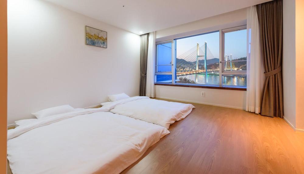 Yeosu Hotel Haven Екстер'єр фото